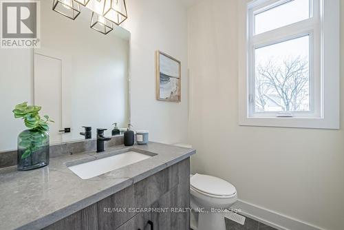 29 Velvet Court, Hamilton, ON - Indoor Photo Showing Bathroom