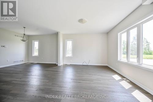 214 Mccabe Avenue N, Welland, ON - Indoor Photo Showing Other Room