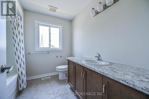 214 Mccabe Avenue N, Welland, ON - Indoor Photo Showing Bathroom