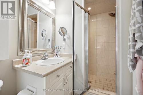 44 - 300 Ravineview Way, Oakville, ON - Indoor Photo Showing Bathroom