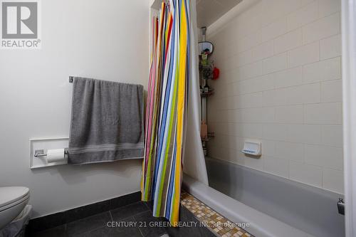 32 Woodsend Run E, Brampton, ON - Indoor Photo Showing Bathroom
