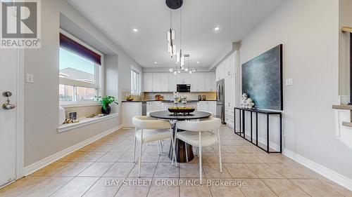 2292 Blue Oak Circle, Oakville, ON - Indoor Photo Showing Dining Room