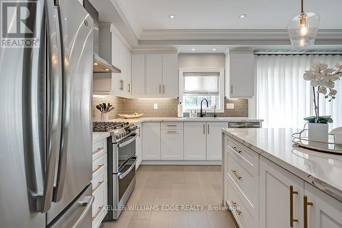 4 - 2071 Ghent Avenue, Burlington, ON - Indoor Photo Showing Kitchen With Stainless Steel Kitchen With Upgraded Kitchen