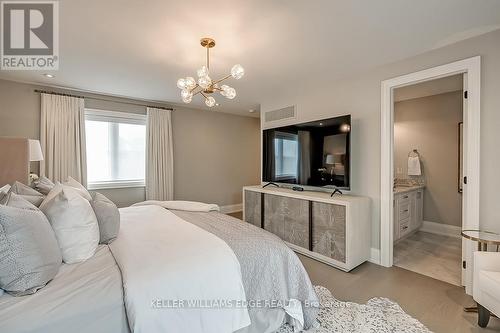 4 - 2071 Ghent Avenue, Burlington, ON - Indoor Photo Showing Bedroom