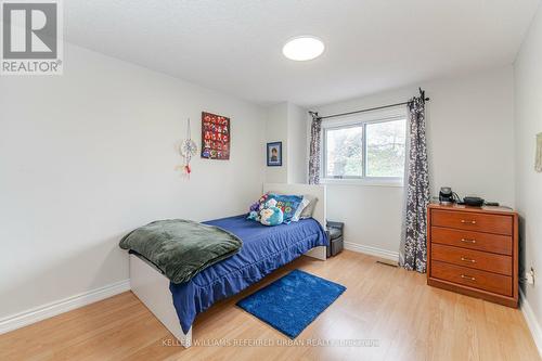 2462 Grindstone Court, Mississauga, ON - Indoor Photo Showing Bedroom