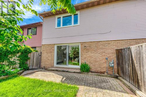 30 - 1580 Lancaster Drive, Oakville, ON 