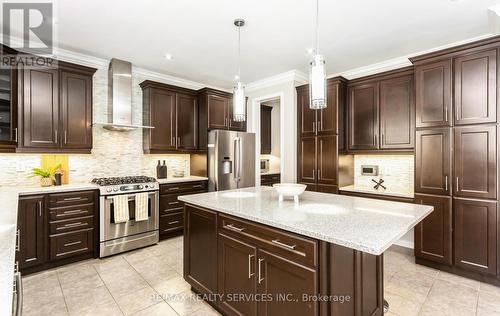 409 Coombs Court, Milton, ON - Indoor Photo Showing Kitchen With Upgraded Kitchen