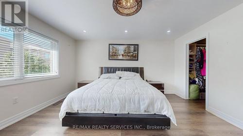 3196 Carding Mill Trail, Oakville, ON - Indoor Photo Showing Bedroom