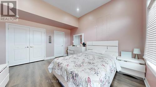 3196 Carding Mill Trail, Oakville, ON - Indoor Photo Showing Bedroom