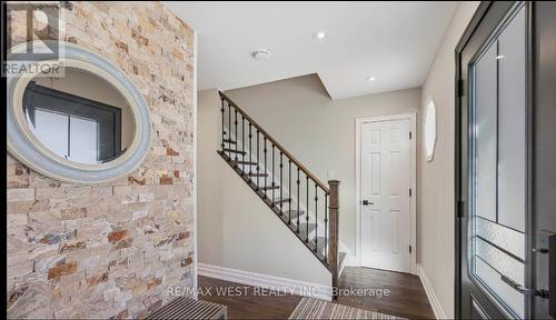 30 Fraser Avenue, New Tecumseth, ON - Indoor Photo Showing Other Room