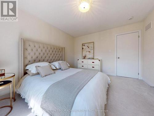 39 Bedford Estates Crescent, Barrie, ON - Indoor Photo Showing Bedroom