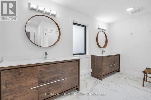 4 Bertha Avenue, Toronto (Clairlea-Birchmount), ON - Indoor Photo Showing Bathroom