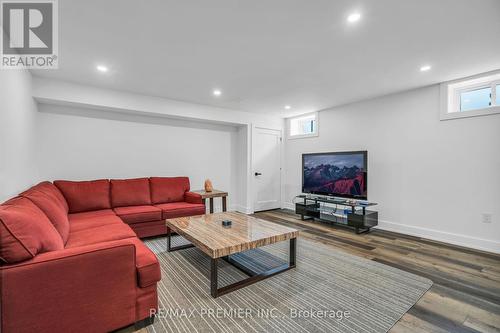 4 Bertha Avenue, Toronto (Clairlea-Birchmount), ON - Indoor Photo Showing Living Room