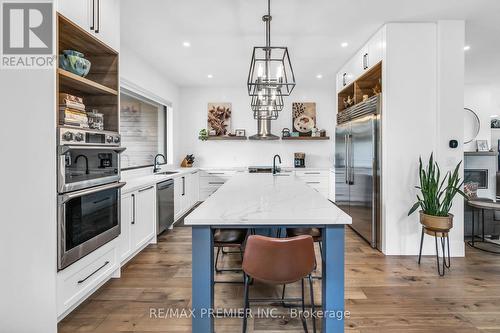 4 Bertha Avenue, Toronto (Clairlea-Birchmount), ON - Indoor Photo Showing Kitchen With Upgraded Kitchen