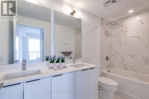 2803 - 8 Olympic Garden Drive, Toronto, ON - Indoor Photo Showing Bathroom