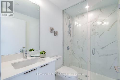 2803 - 8 Olympic Garden Drive, Toronto, ON - Indoor Photo Showing Bathroom