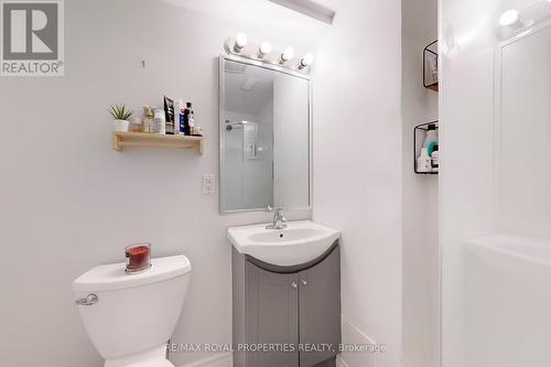 414 Grange Court, Oshawa, ON - Indoor Photo Showing Bathroom