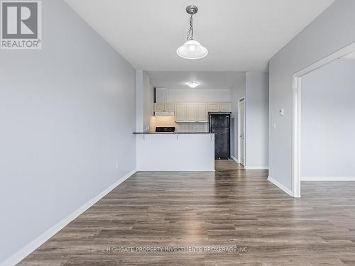 104 - 1 Sidney Lane, Clarington, ON - Indoor Photo Showing Kitchen