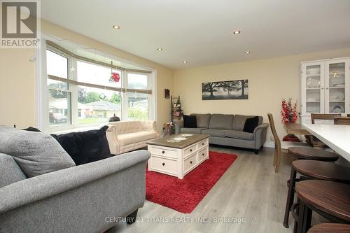 88 Hobbs Drive, Clarington, ON - Indoor Photo Showing Living Room