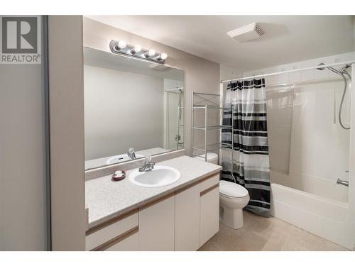 669 Houghton Road Unit# 206, Kelowna, BC - Indoor Photo Showing Bathroom