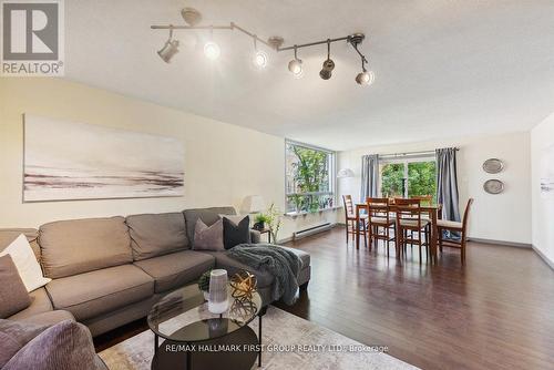 1089 Dunbarton Road, Pickering, ON - Indoor Photo Showing Living Room