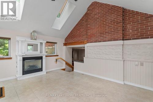 10874 County Rd 2 Road, Alnwick/Haldimand (Grafton), ON - Indoor With Fireplace