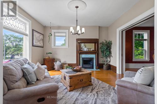 10874 County Rd 2 Road, Alnwick/Haldimand (Grafton), ON - Indoor Photo Showing Living Room With Fireplace