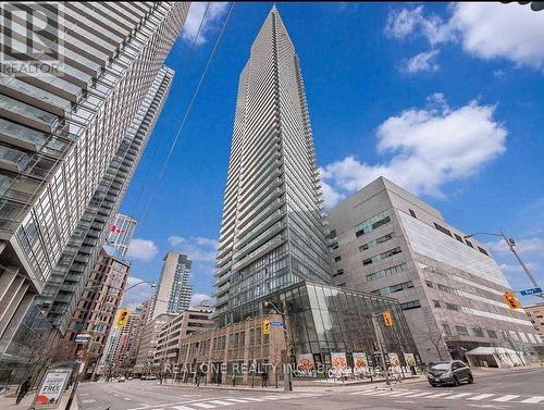 3901 - 832 Bay Street, Toronto, ON - Indoor Photo Showing Other Room