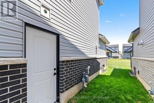 109 Cabot Trail, Chatham-Kent, ON - Outdoor With Exterior