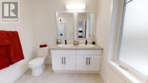 62 Julie Crescent, London, ON - Indoor Photo Showing Bathroom