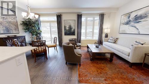 73 Julie Crescent, London, ON - Indoor Photo Showing Living Room