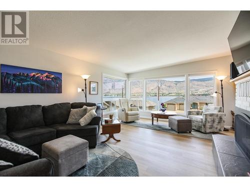 3610 Jasmine Drive Lot# Lot B, Osoyoos, BC - Indoor Photo Showing Living Room