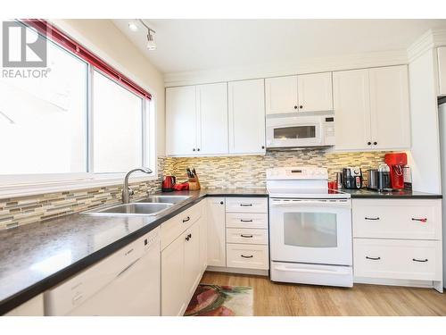 3610 Jasmine Drive Lot# Lot B, Osoyoos, BC - Indoor Photo Showing Kitchen With Double Sink