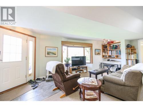 3610 Jasmine Drive Lot# Lot B, Osoyoos, BC - Indoor Photo Showing Living Room