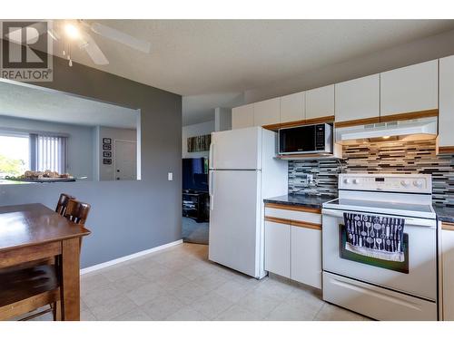 685 Quigley Road, Kelowna, BC - Indoor Photo Showing Kitchen