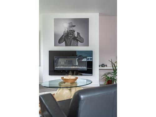 505 Marine Drive N, Kaslo, BC - Indoor Photo Showing Living Room With Fireplace