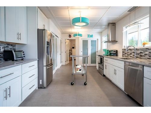 505 Marine Drive N, Kaslo, BC - Indoor Photo Showing Kitchen