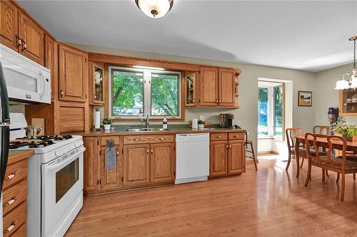 1 Eden Place, Simcoe, ON - Indoor Photo Showing Kitchen With Double Sink