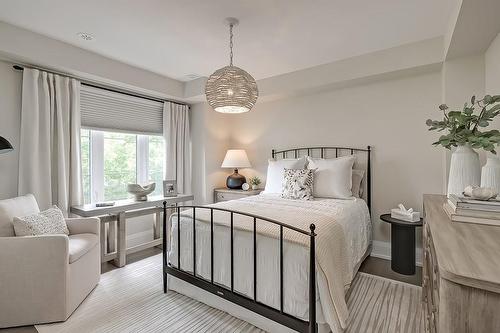 2071 Ghent Avenue|Unit #4, Burlington, ON - Indoor Photo Showing Bedroom