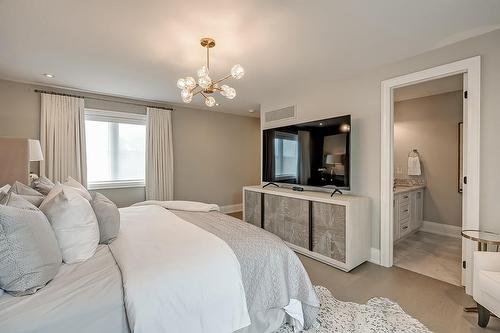 2071 Ghent Avenue|Unit #4, Burlington, ON - Indoor Photo Showing Bedroom