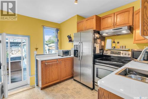 935 9Th Avenue N, Saskatoon, SK - Indoor Photo Showing Kitchen