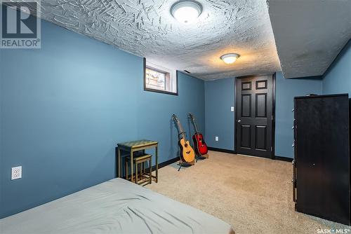 935 9Th Avenue N, Saskatoon, SK - Indoor Photo Showing Bedroom