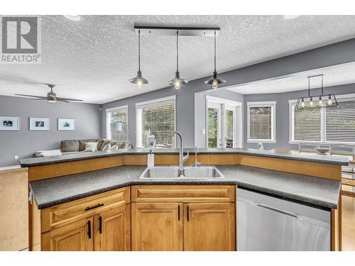 6340 Driftwood Place, Prince George, BC - Indoor Photo Showing Kitchen With Double Sink