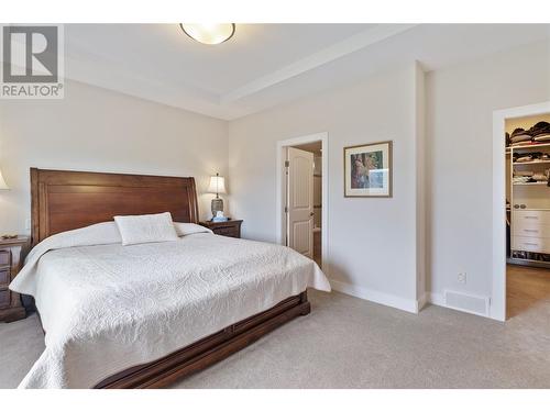 569 Harrogate Lane, Kelowna, BC - Indoor Photo Showing Bedroom