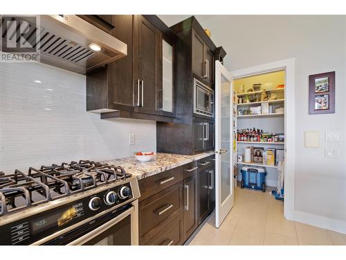 569 Harrogate Lane, Kelowna, BC - Indoor Photo Showing Kitchen With Upgraded Kitchen