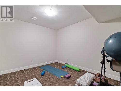 569 Harrogate Lane, Kelowna, BC - Indoor Photo Showing Other Room