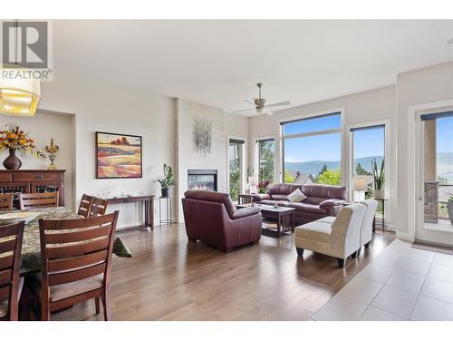 569 Harrogate Lane, Kelowna, BC - Indoor Photo Showing Living Room With Fireplace
