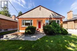 564 HIGHCROFT AVENUE  Ottawa, ON K1Z 5J5