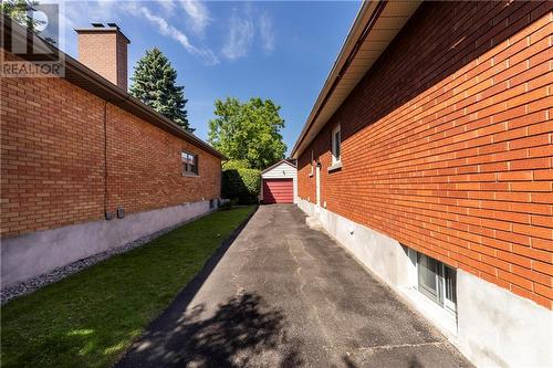 Driveway – Fits 4 Cars - 564 Highcroft Avenue, Ottawa, ON - Outdoor With Exterior