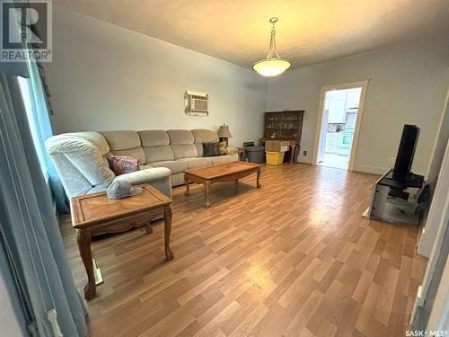 113 Irvine Street, Cut Knife, SK - Indoor Photo Showing Living Room